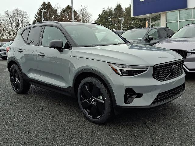 2026 Volvo XC40 B5 AWD Ultra Black Edition