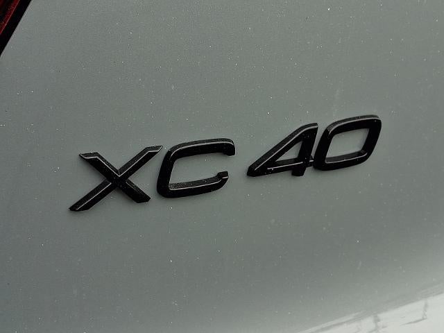 2026 Volvo XC40 B5 AWD Ultra Black Edition