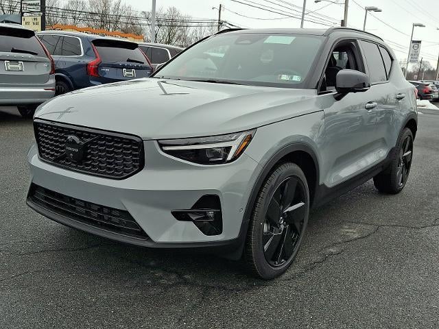2026 Volvo XC40 B5 AWD Ultra Black Edition
