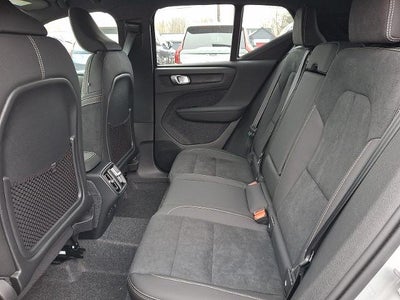 2026 Volvo XC40 B5 AWD Ultra Black Edition