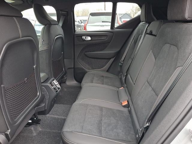 2026 Volvo XC40 B5 AWD Ultra Black Edition