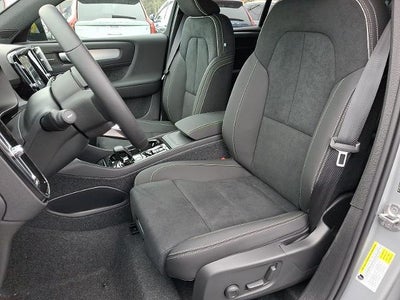 2026 Volvo XC40 B5 AWD Ultra Black Edition