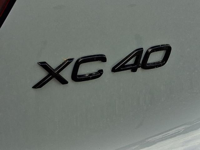 2026 Volvo XC40 B5 AWD Ultra Black Edition