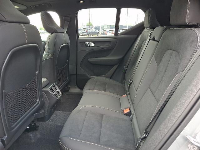 2026 Volvo XC40 B5 AWD Ultra Black Edition