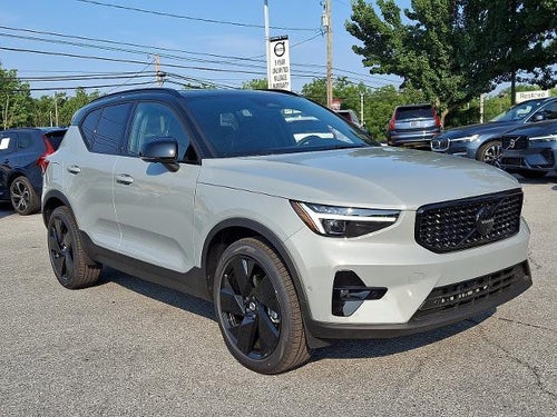 2026 Volvo XC40 B5 AWD Ultra Black Edition