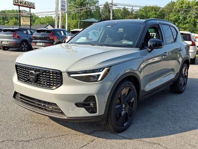 2026 Volvo XC40 B5 AWD Ultra Black Edition