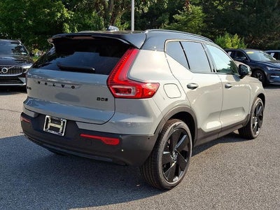 2026 Volvo XC40 B5 AWD Ultra Black Edition