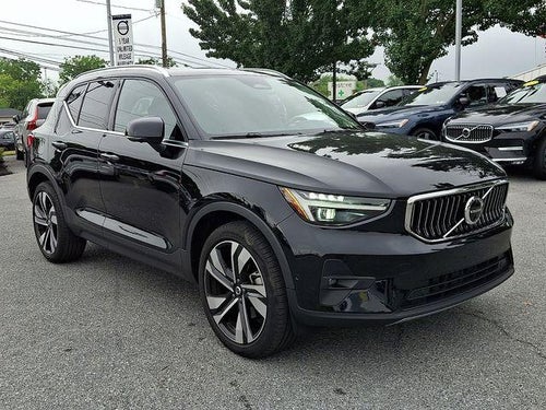 2024 Volvo XC40 B5 AWD Plus Bright Theme