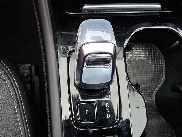 2024 Volvo XC40 B5 AWD Plus Bright Theme