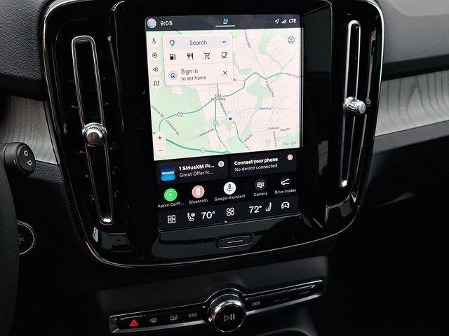 2024 Volvo XC40 B5 AWD Plus Bright Theme