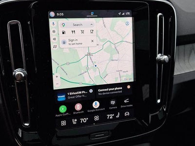 2024 Volvo XC40 B5 AWD Plus Bright Theme