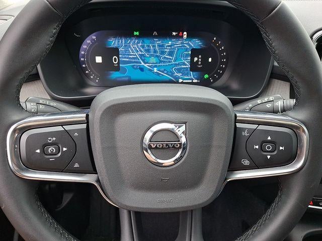 2024 Volvo XC40 B5 AWD Plus Bright Theme