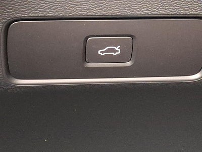 2024 Volvo XC40 B5 AWD Plus Bright Theme