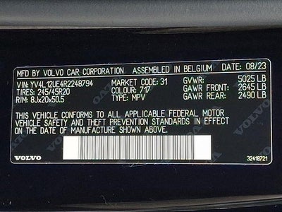 2024 Volvo XC40 B5 AWD Plus Bright Theme