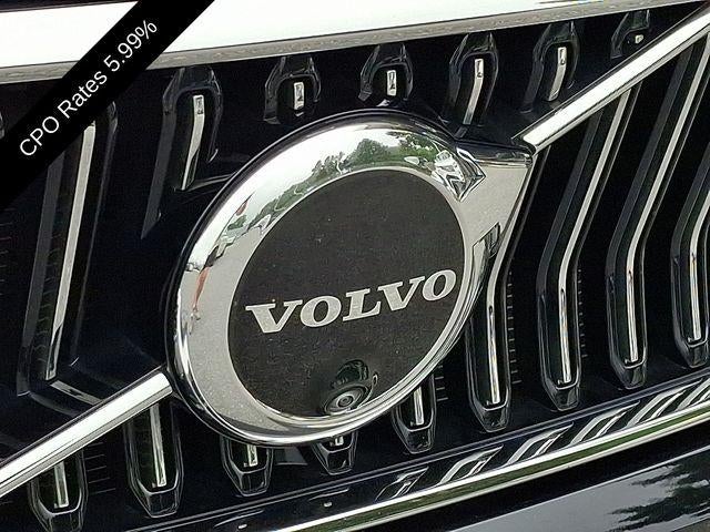 2024 Volvo XC40 B5 AWD Plus Bright Theme