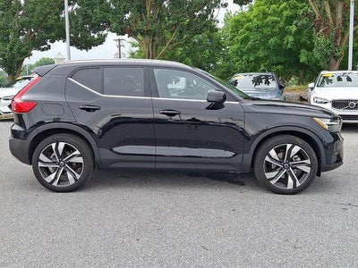 2024 Volvo XC40 B5 AWD Plus Bright Theme