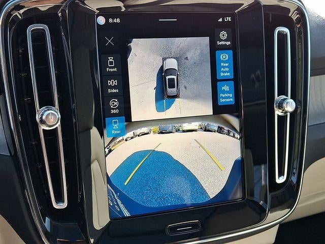 2024 Volvo XC40 B5 AWD Ultimate Bright Theme