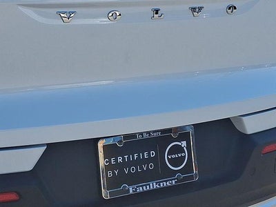 2024 Volvo XC40 B5 AWD Ultimate Bright Theme