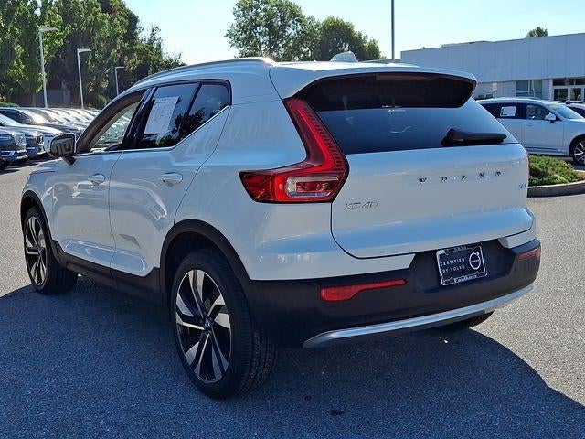2024 Volvo XC40 B5 AWD Ultimate Bright Theme