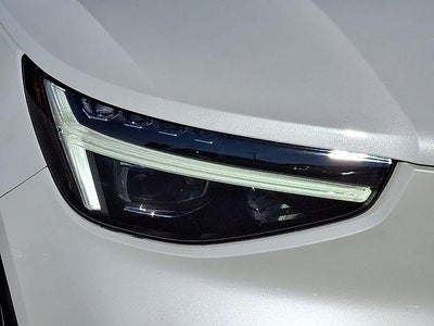 2024 Volvo XC40 B5 AWD Ultimate Bright Theme