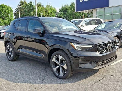 2026 Volvo XC40 B5 AWD Core