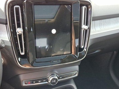 2026 Volvo XC40 B5 AWD Core