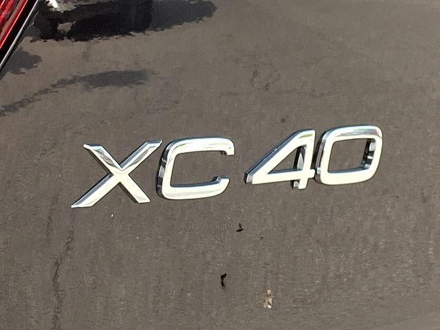 2026 Volvo XC40 B5 AWD Core