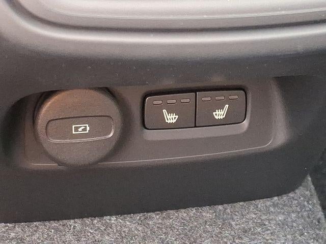 2026 Volvo XC40 B5 AWD Core