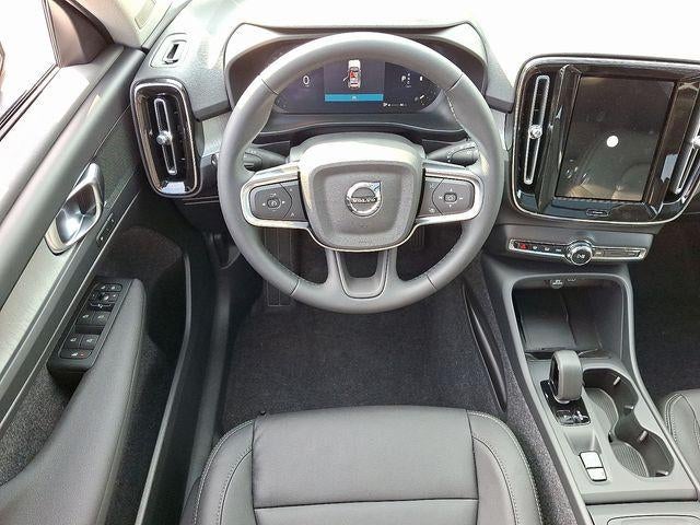 2026 Volvo XC40 B5 AWD Core