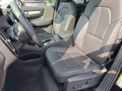 2026 Volvo XC40 B5 AWD Core