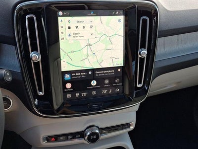 2024 Volvo XC40 B5 AWD Plus Dark Theme