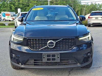 2024 Volvo XC40 B5 AWD Plus Dark Theme