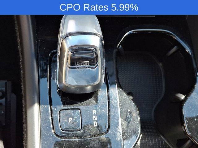 2024 Volvo XC40 B5 AWD Plus Dark Theme