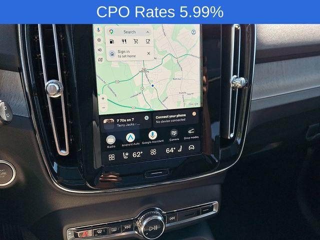 2024 Volvo XC40 B5 AWD Plus Dark Theme