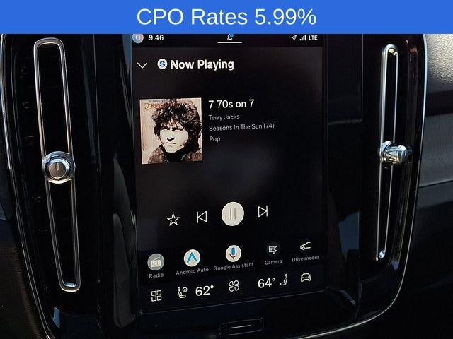 2024 Volvo XC40 B5 AWD Plus Dark Theme