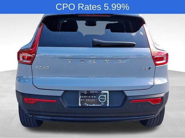 2024 Volvo XC40 B5 AWD Plus Dark Theme