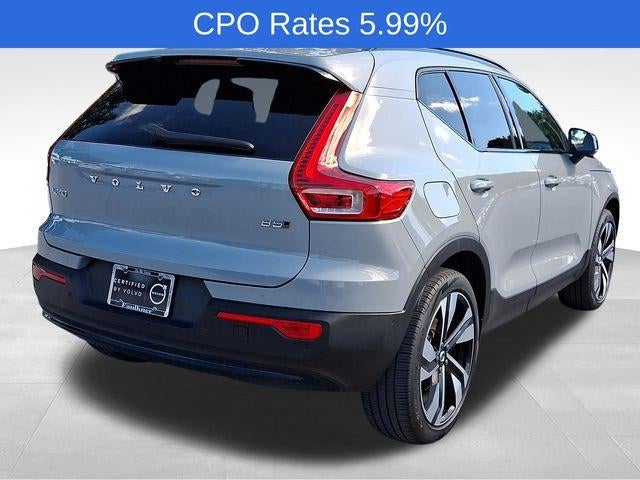 2024 Volvo XC40 B5 AWD Plus Dark Theme