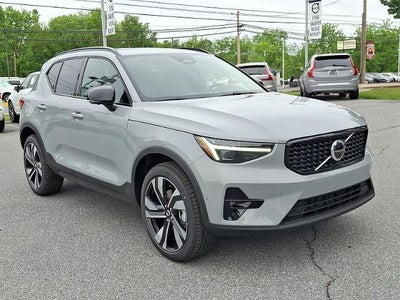 2026 Volvo XC40 B5 AWD Ultra