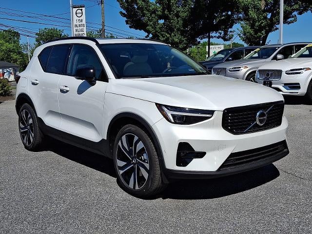 2026 Volvo XC40 B5 AWD Ultra