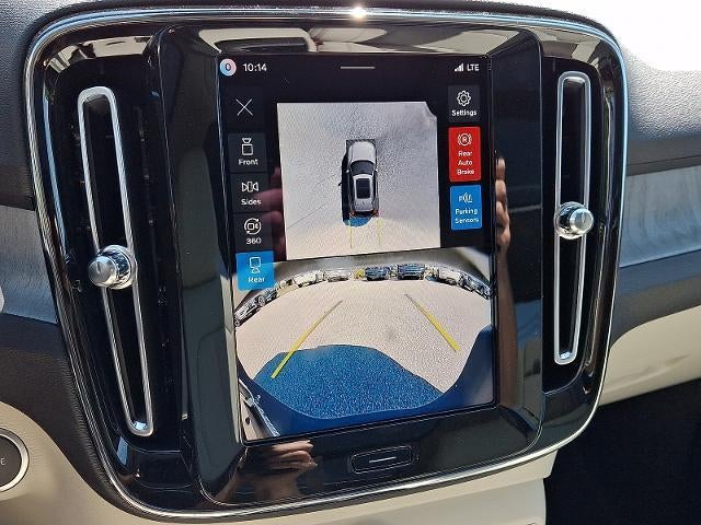 2026 Volvo XC40 B5 AWD Ultra