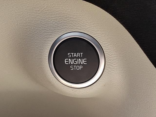 2026 Volvo XC40 B5 AWD Ultra