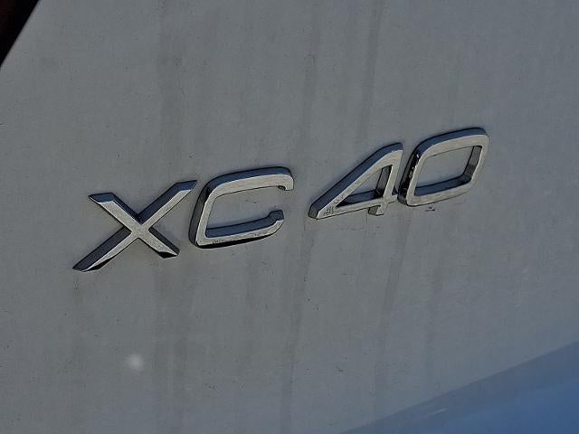 2026 Volvo XC40 B5 AWD Ultra