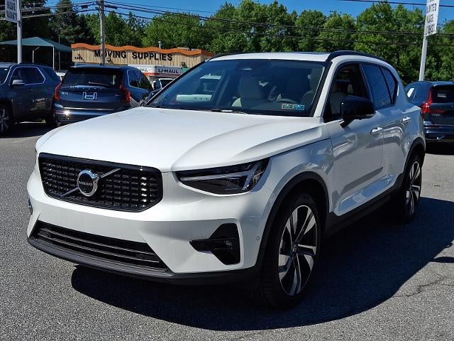 2026 Volvo XC40 B5 AWD Ultra