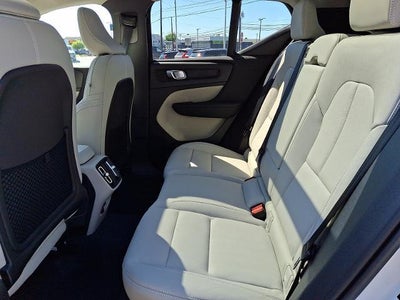 2026 Volvo XC40 B5 AWD Ultra