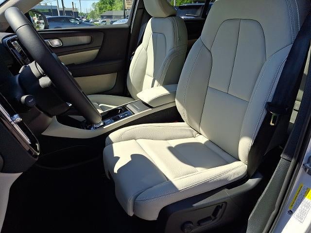 2026 Volvo XC40 B5 AWD Ultra