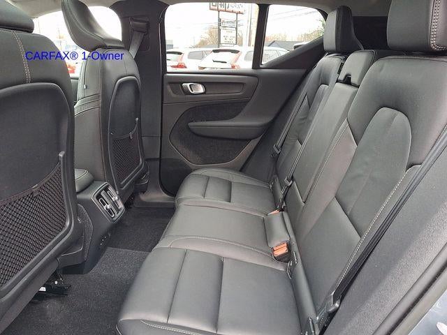 2023 Volvo XC40 B5 AWD Plus Dark Theme