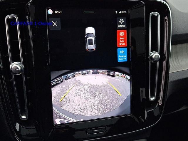 2023 Volvo XC40 B5 AWD Plus Dark Theme