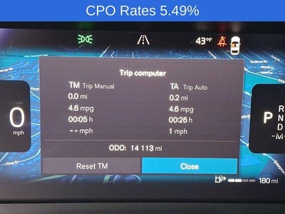 2023 Volvo XC40 B5 AWD Plus Dark Theme