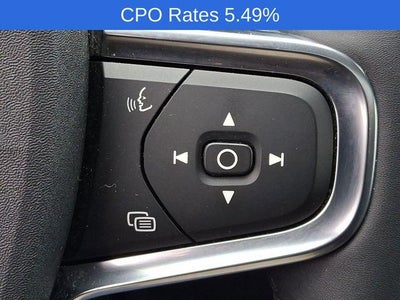 2023 Volvo XC40 B5 AWD Plus Dark Theme
