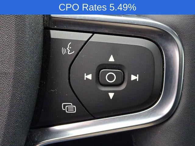 2023 Volvo XC40 B5 AWD Plus Dark Theme